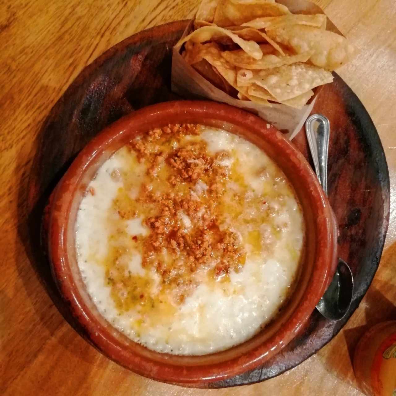 Queso Fundido con Chorizo