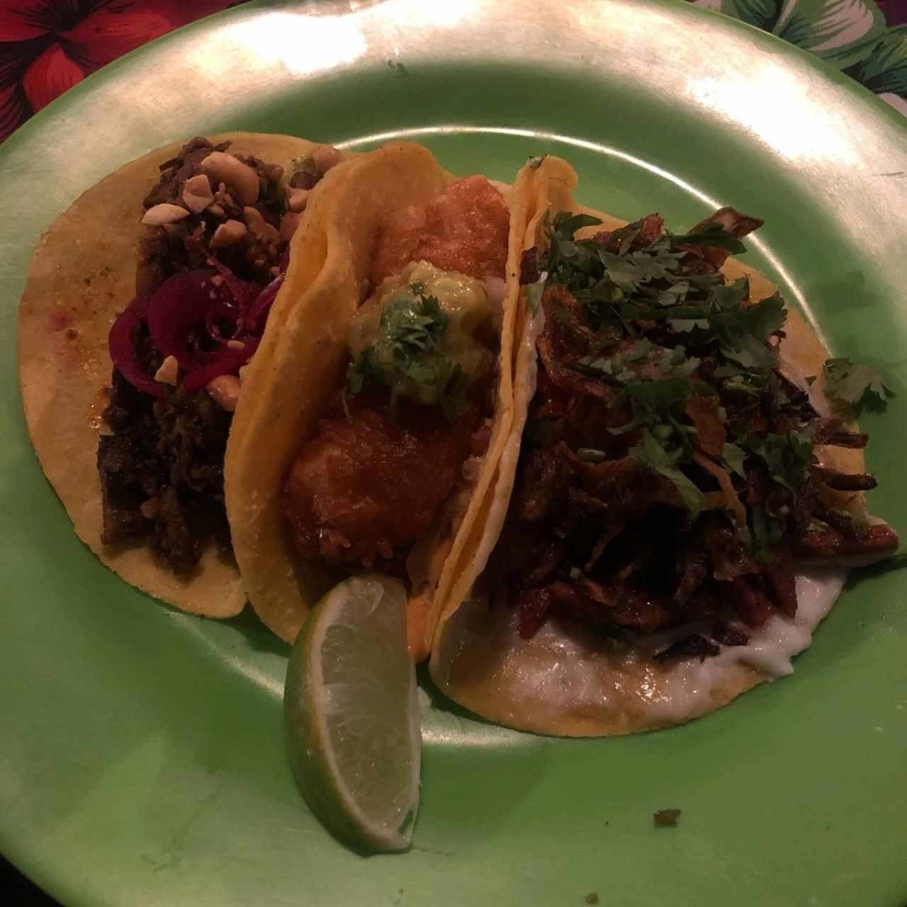 Taco de pescado, de don picaña vegano y platano