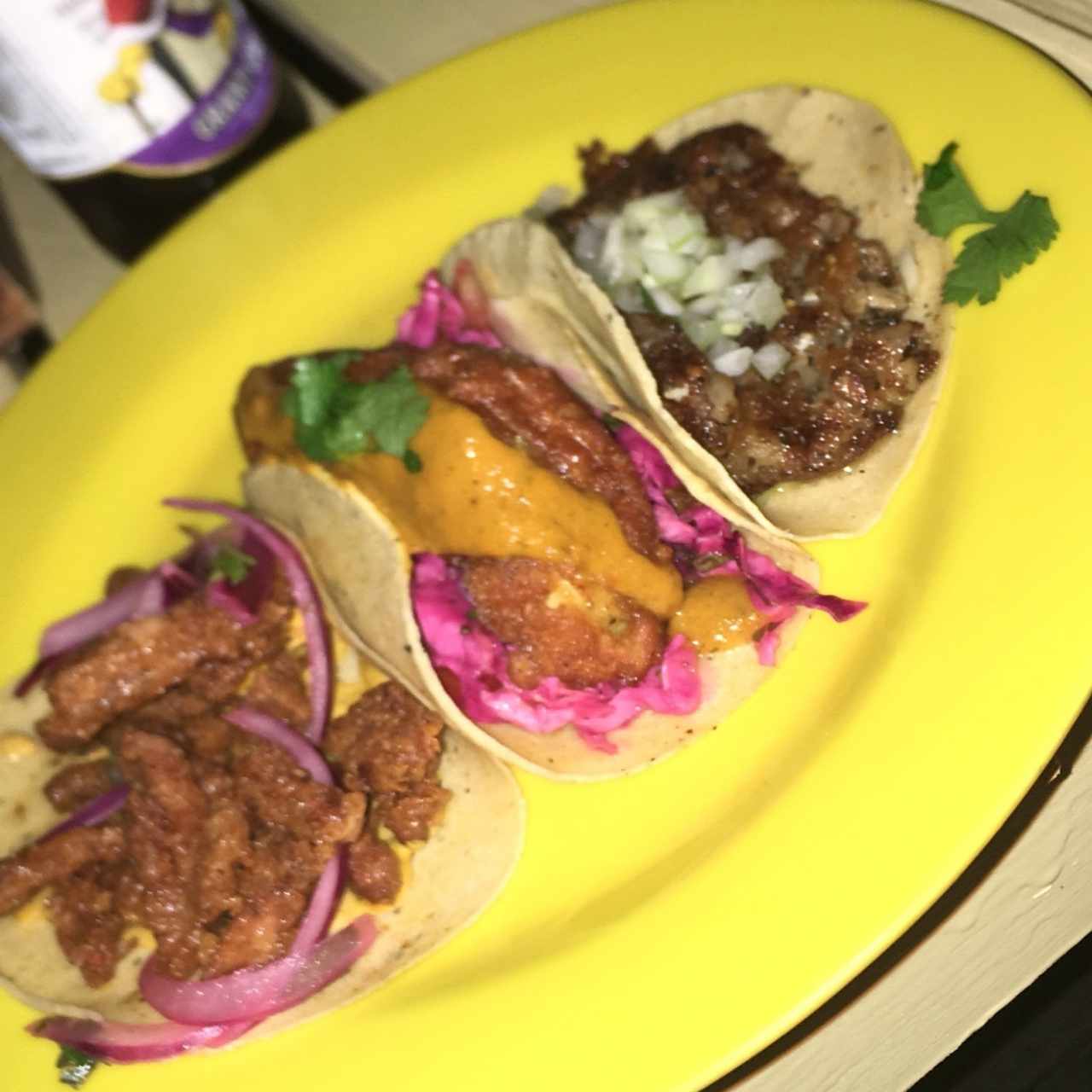 tacos de corvina, calamar y cerdo 