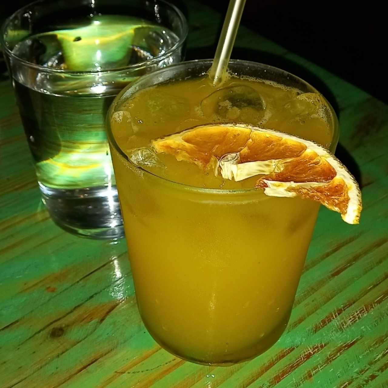 jugo sensación piña con maracuya