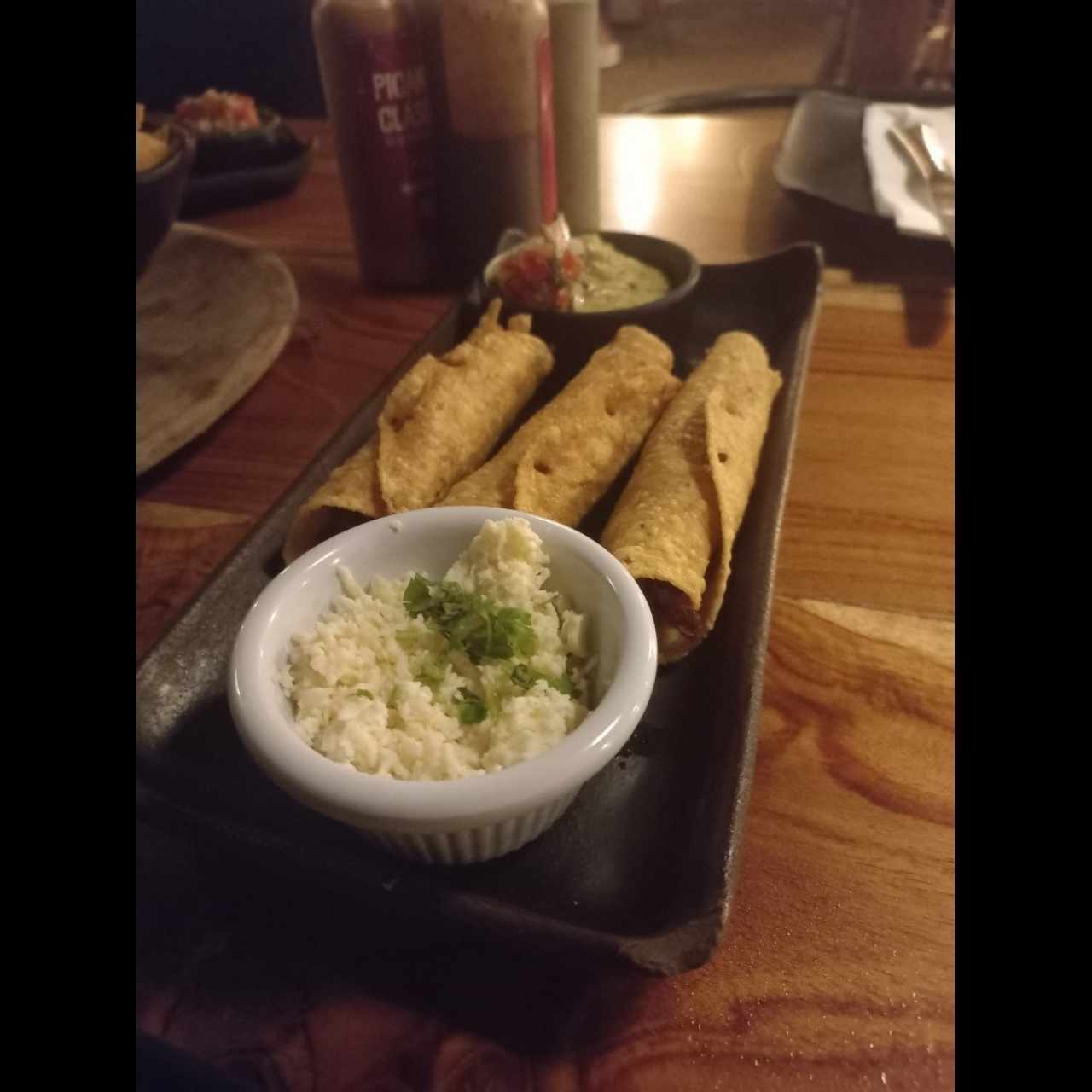 ENTRADAS - Flautas de Pollo