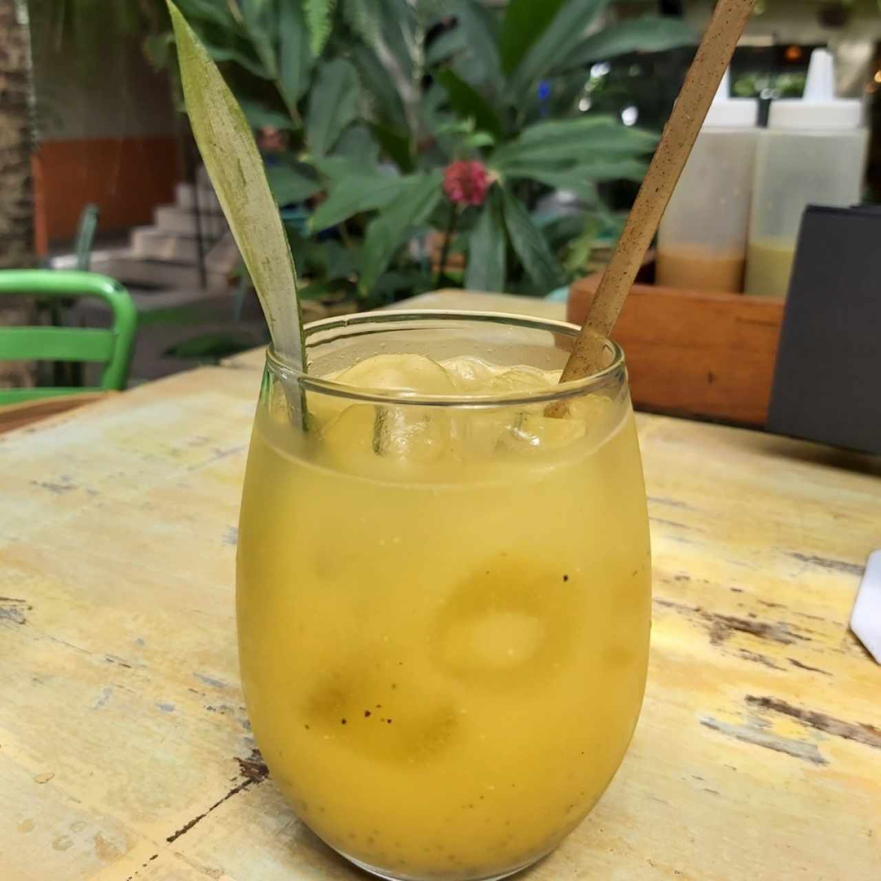 Jugo de piña y maracuyá