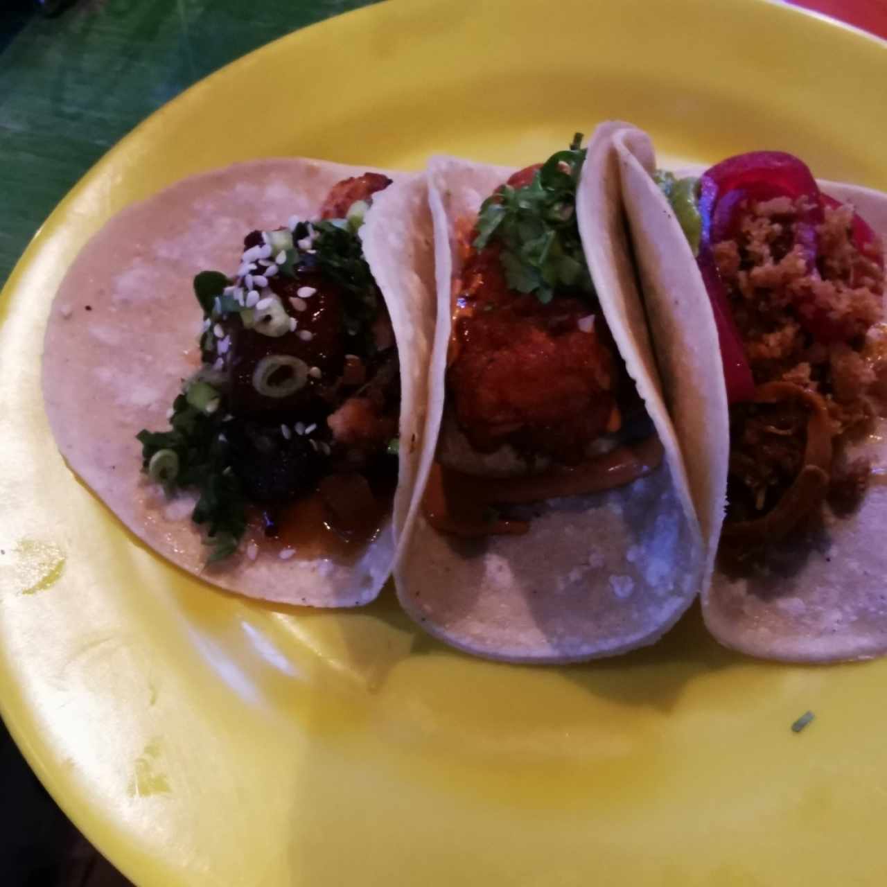 Mix de tacos, panza, pibil, pescado apanado