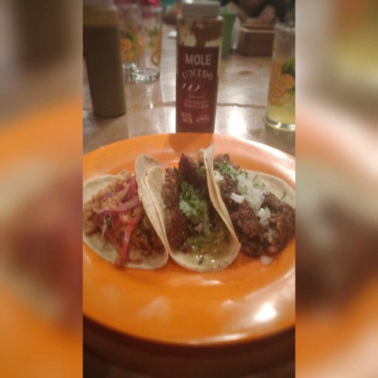 3 tacos: Cochinillo y Cochinilla Pibil