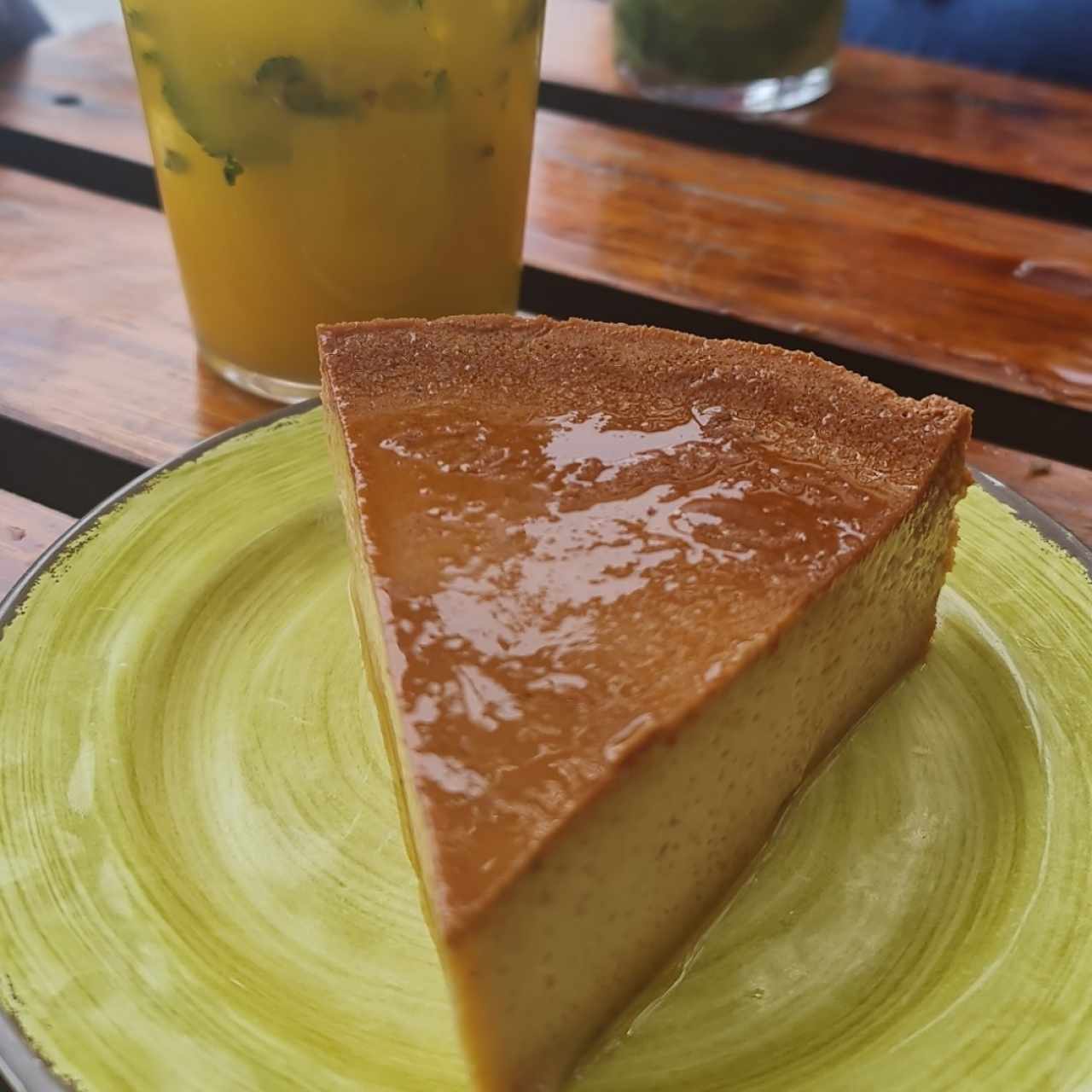 flan de la casa  + mojito de maracuya 