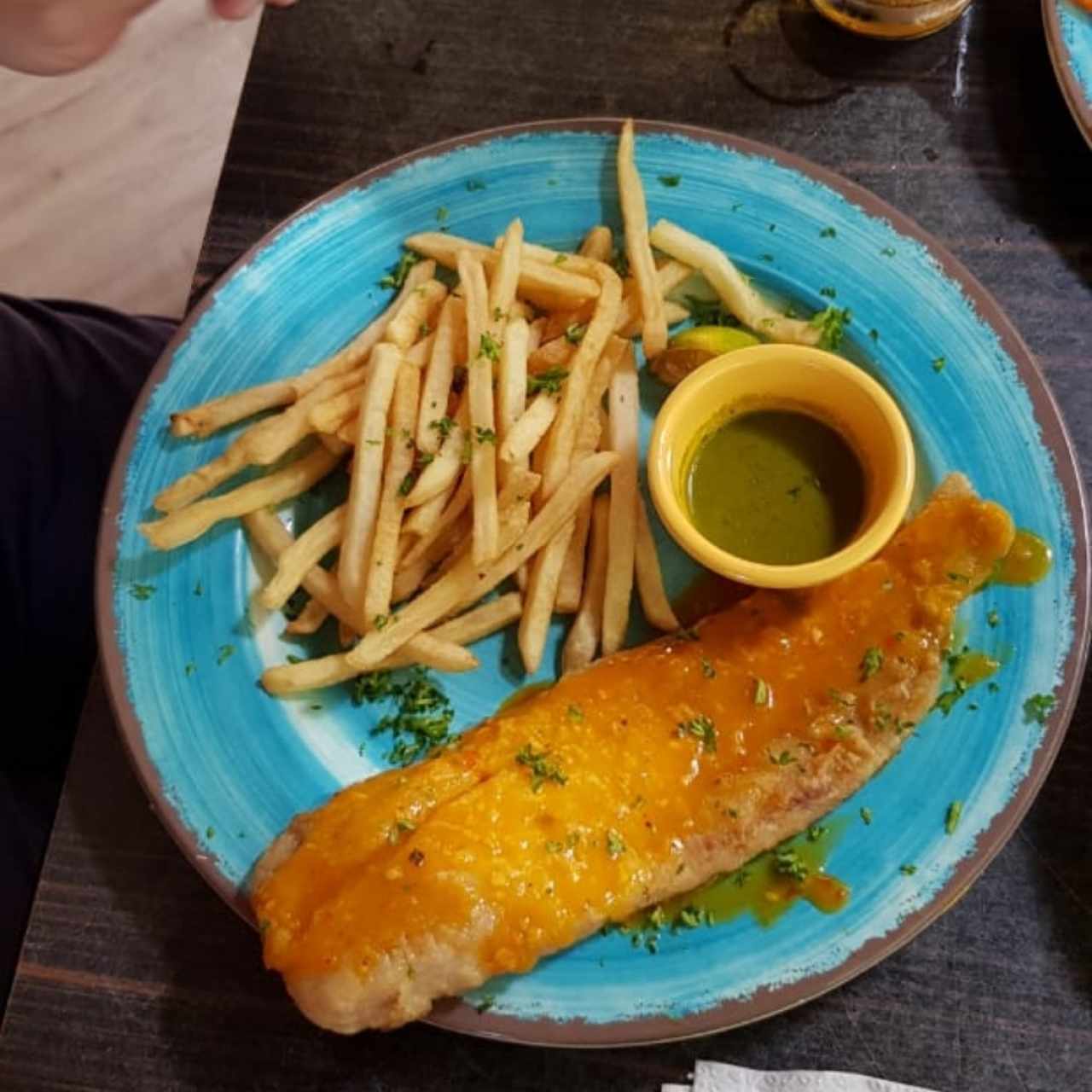 Filete de Pescado en Salsa de Ajillo