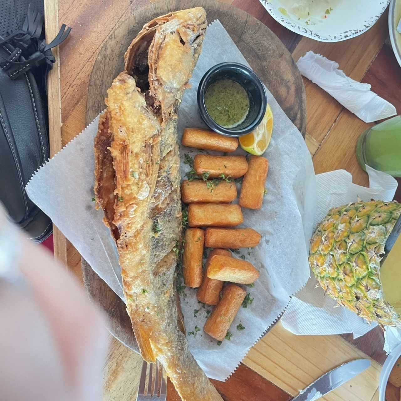 Corvina con yuca frita 