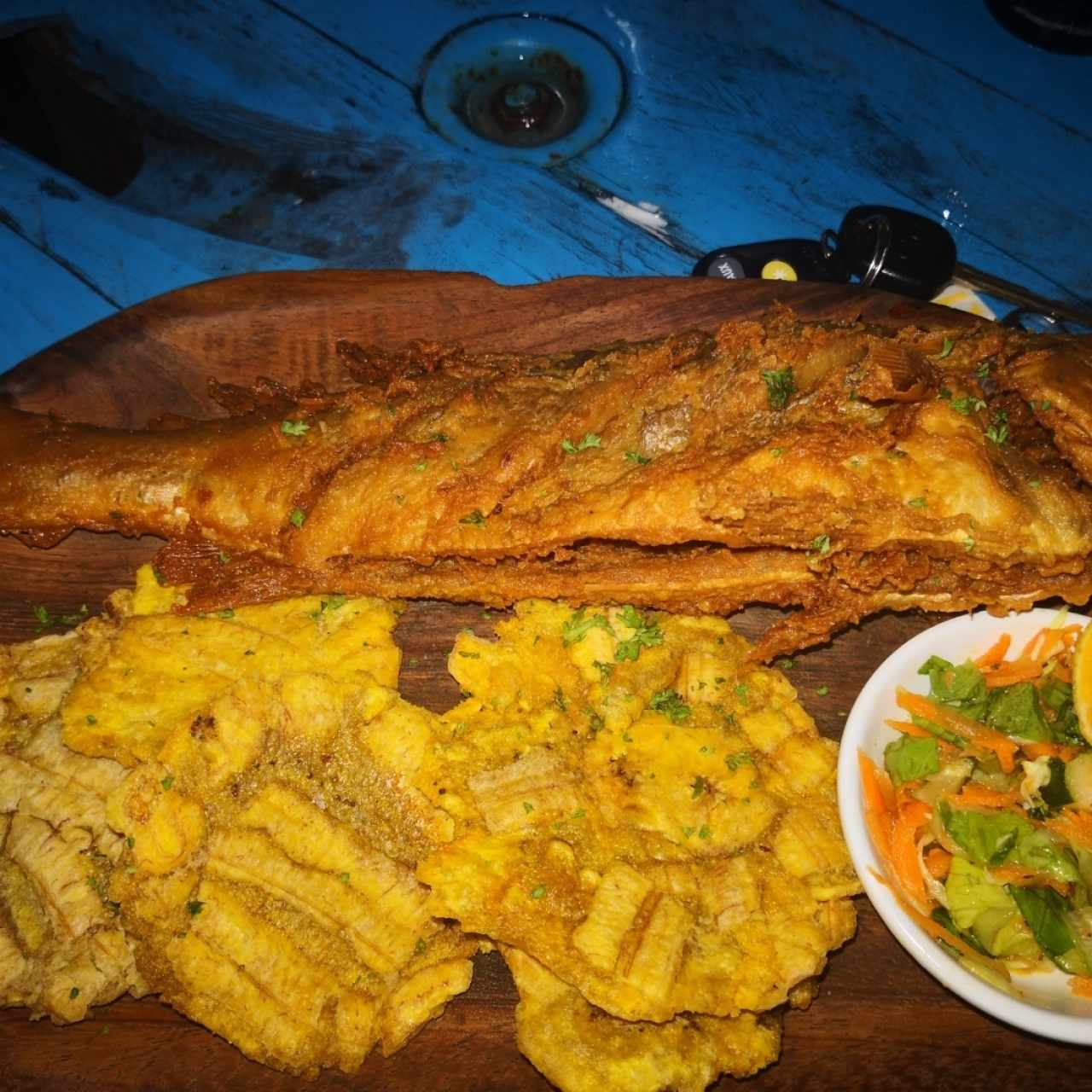 pescado frito entero 