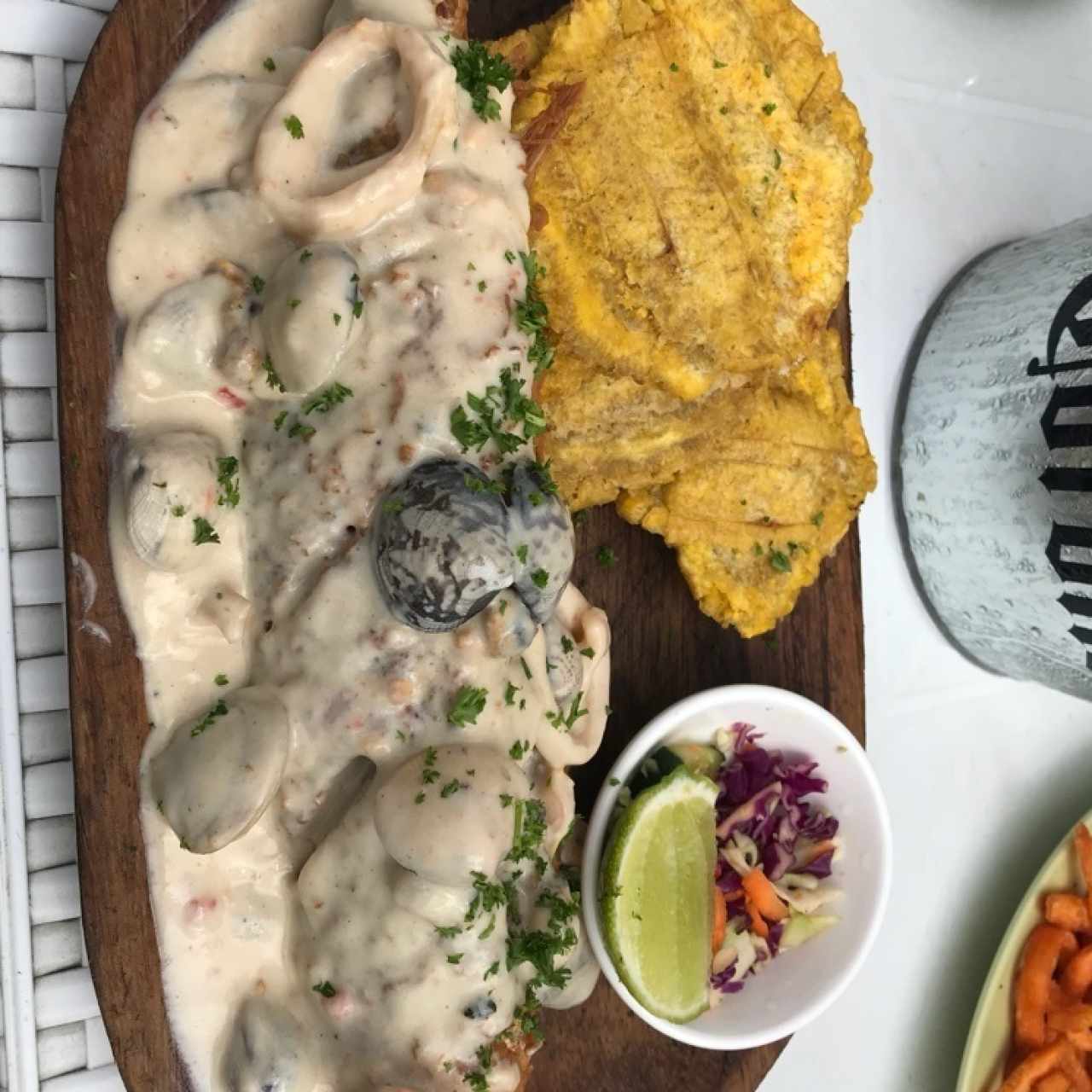 pescado en salsa de marisco 