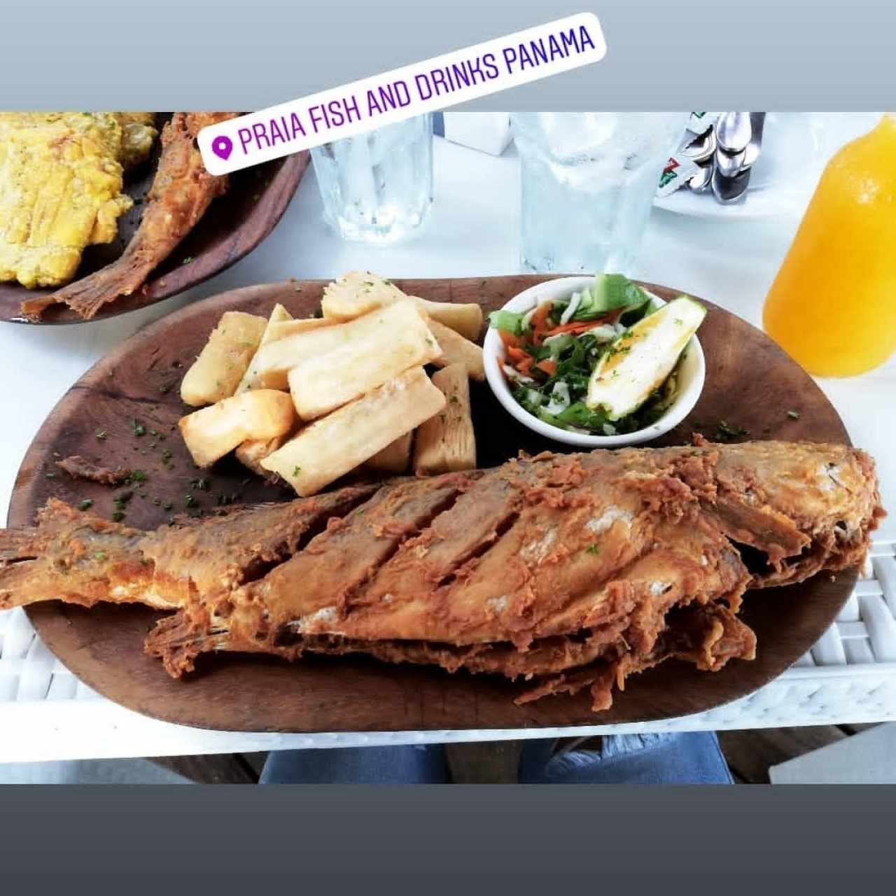 pescado con yuca frita