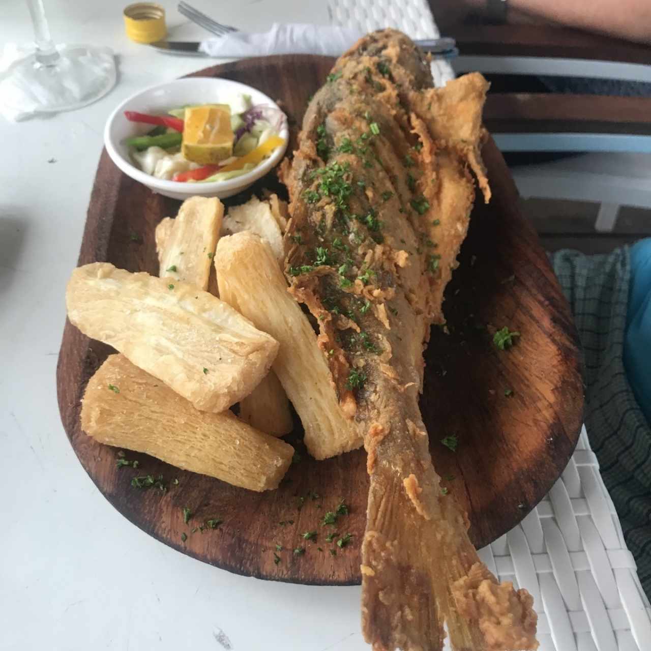 Pescado con Yuca Frita