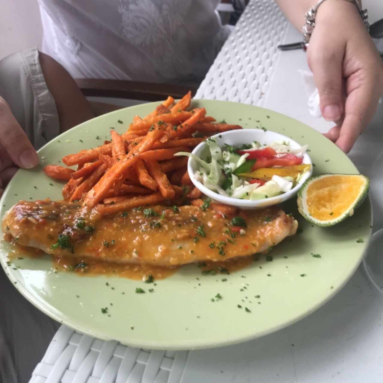 Filete de Pescado al Ajillo con camote