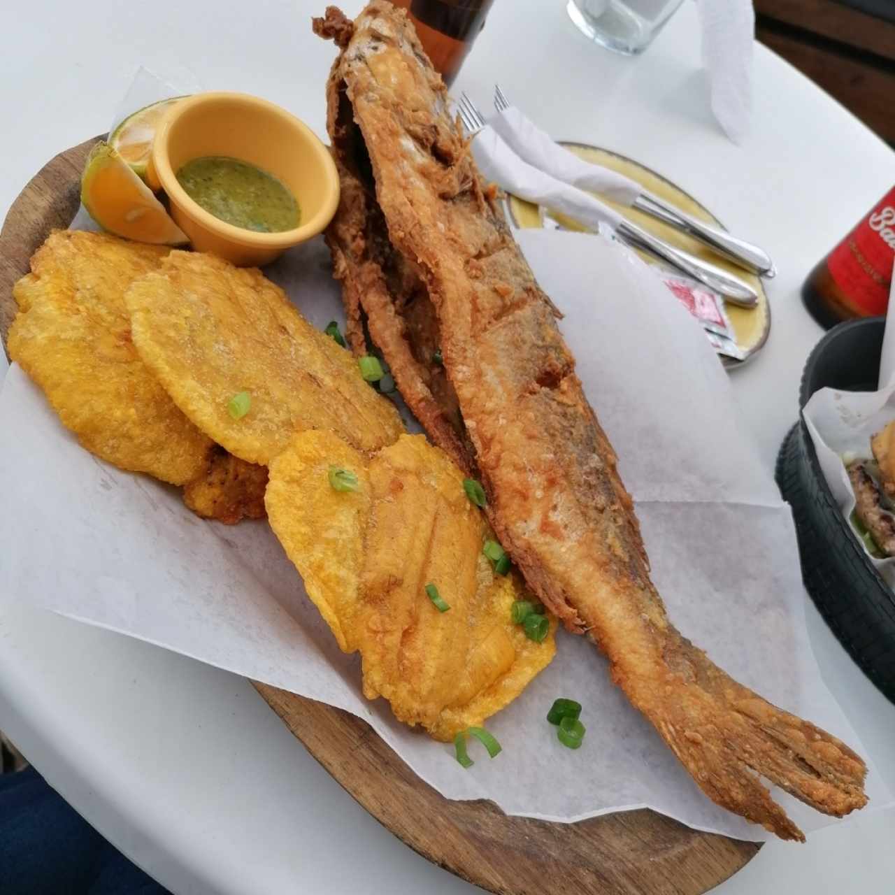 Pescado frito entero 