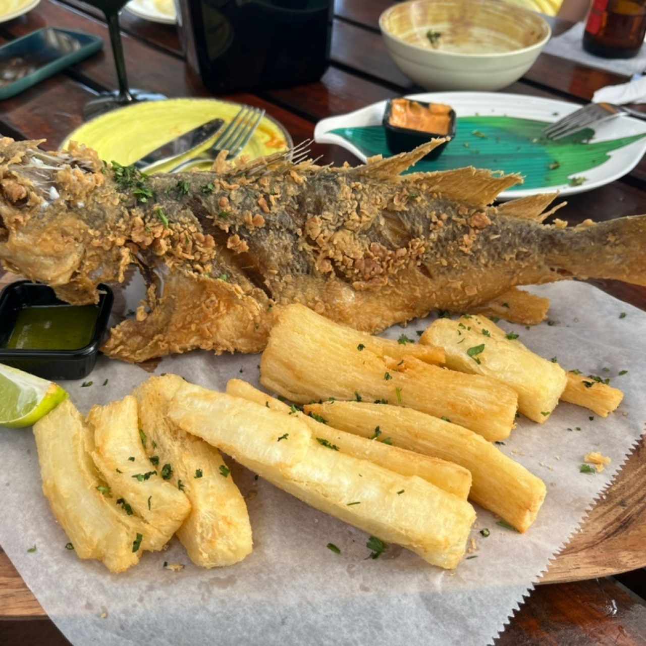 Pescado entero frito