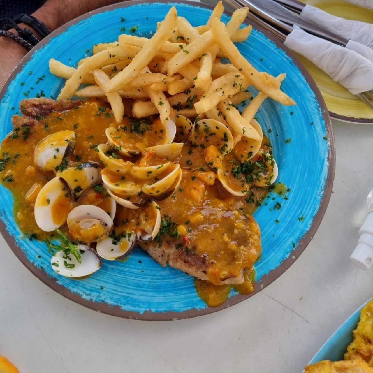 Filete de Pescado en Salsa de Almejas