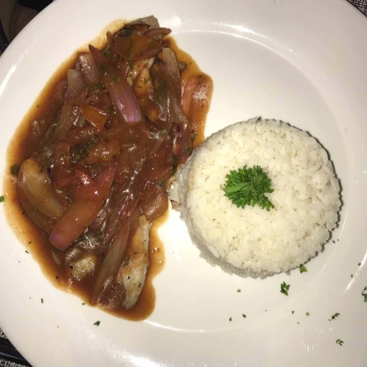 Pescado a la chorrillana