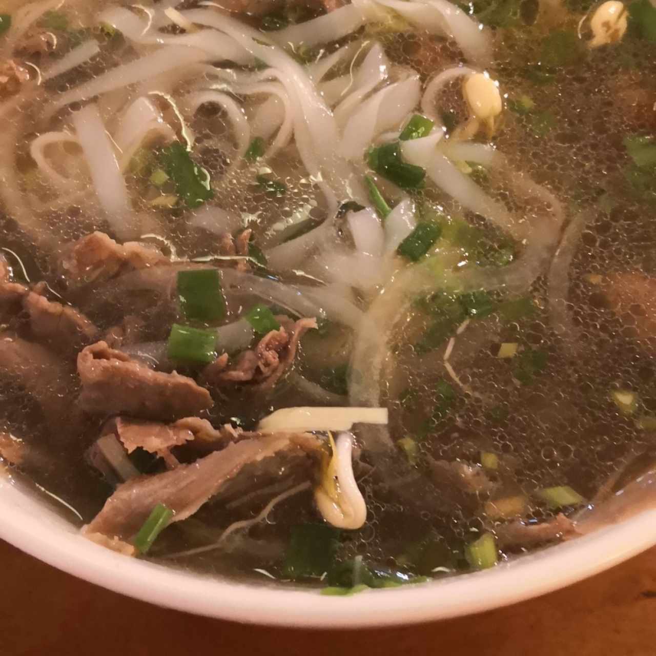 pho de carne de res bien cocido