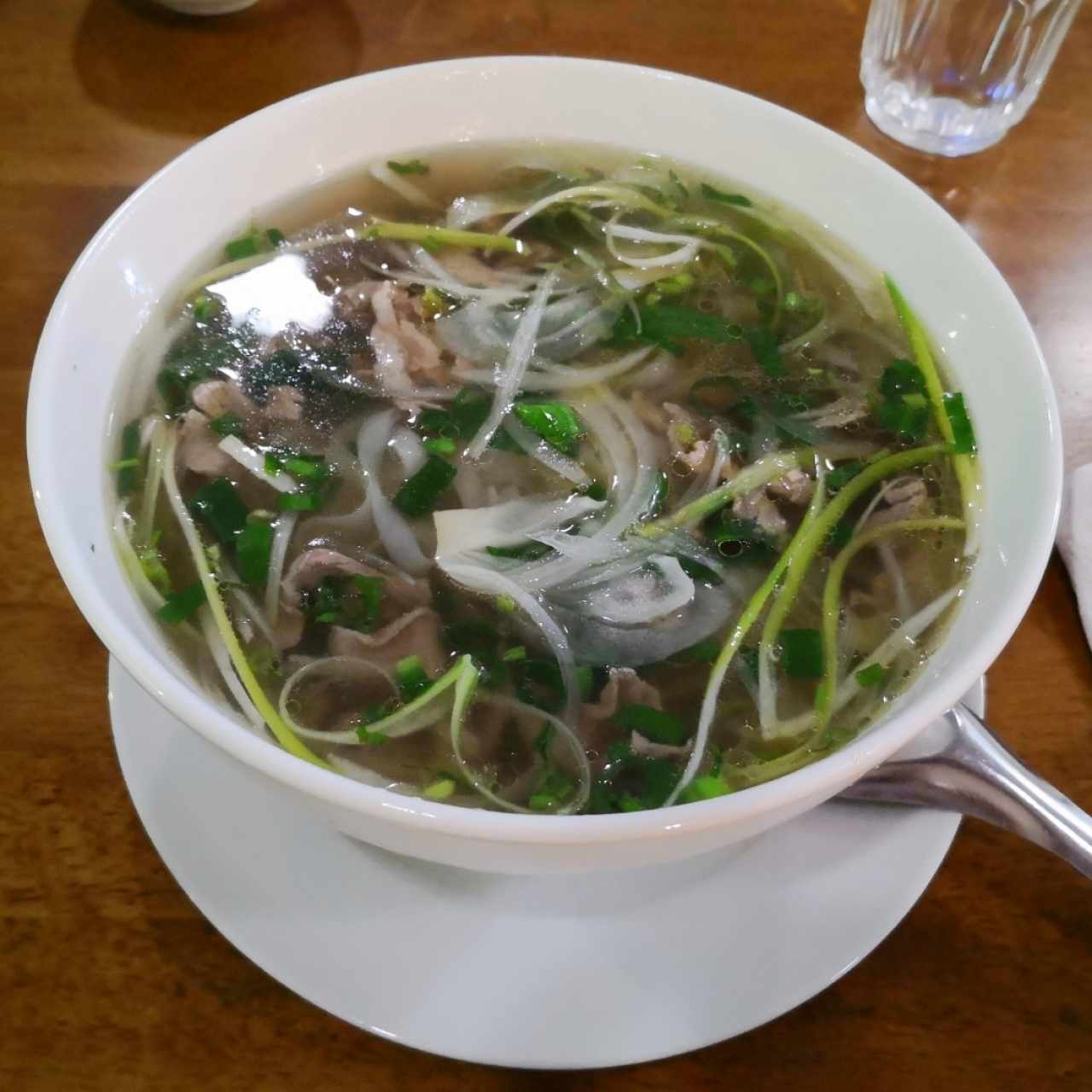 Pho con carne mixta