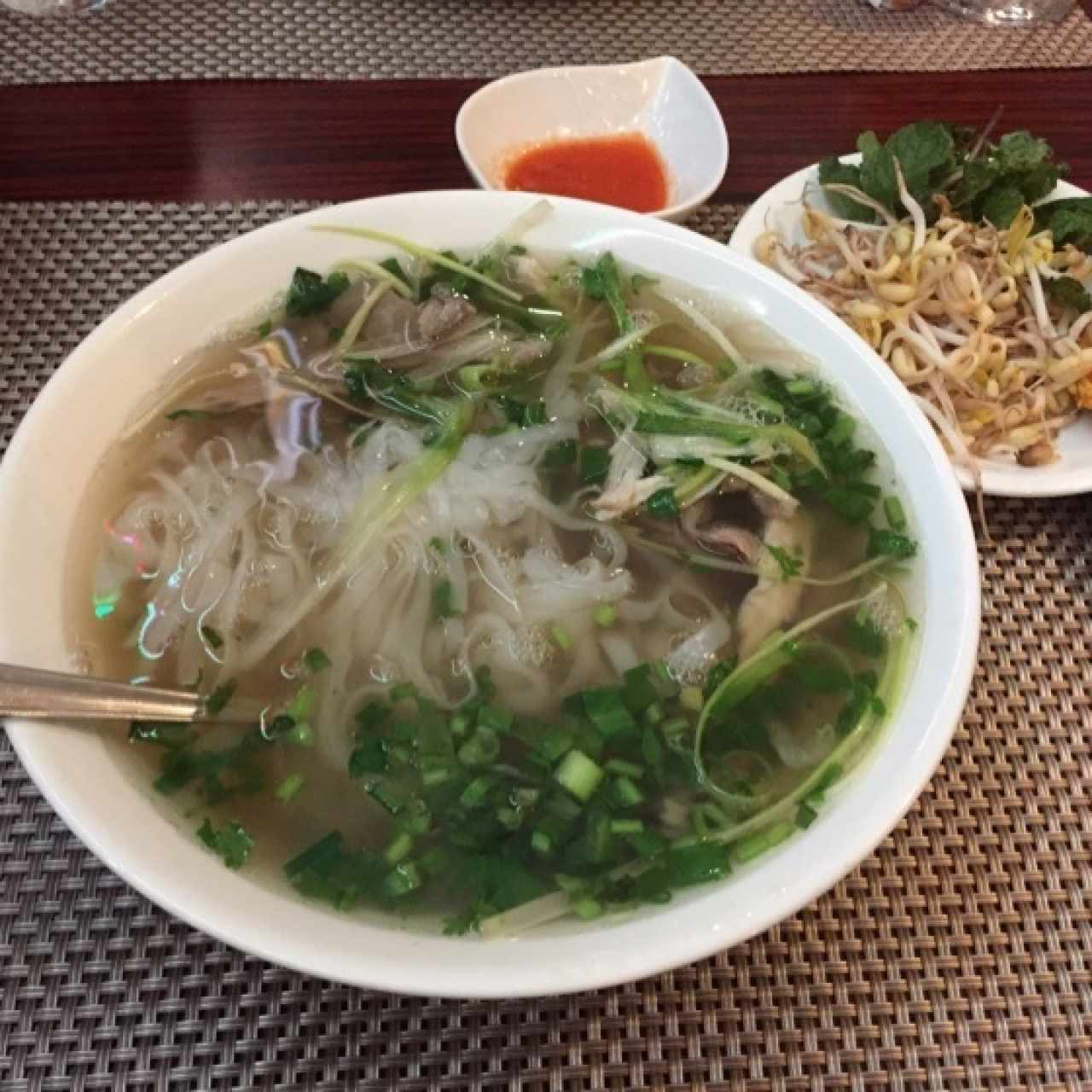 Pho de pollo