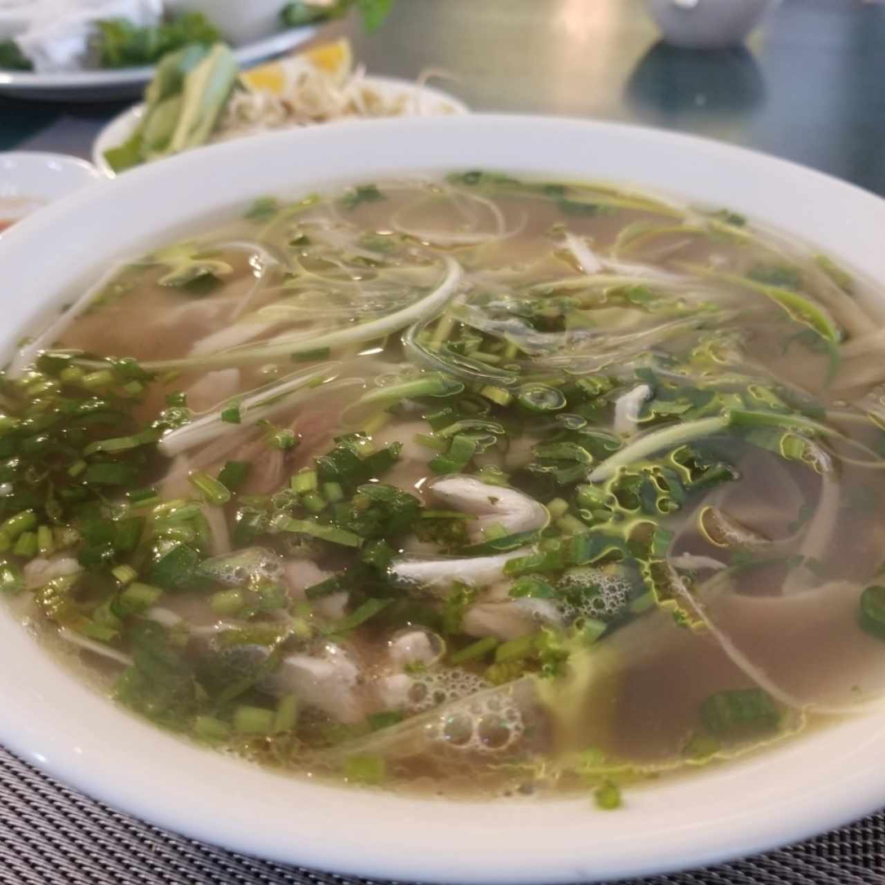 sopa de pho de pollo