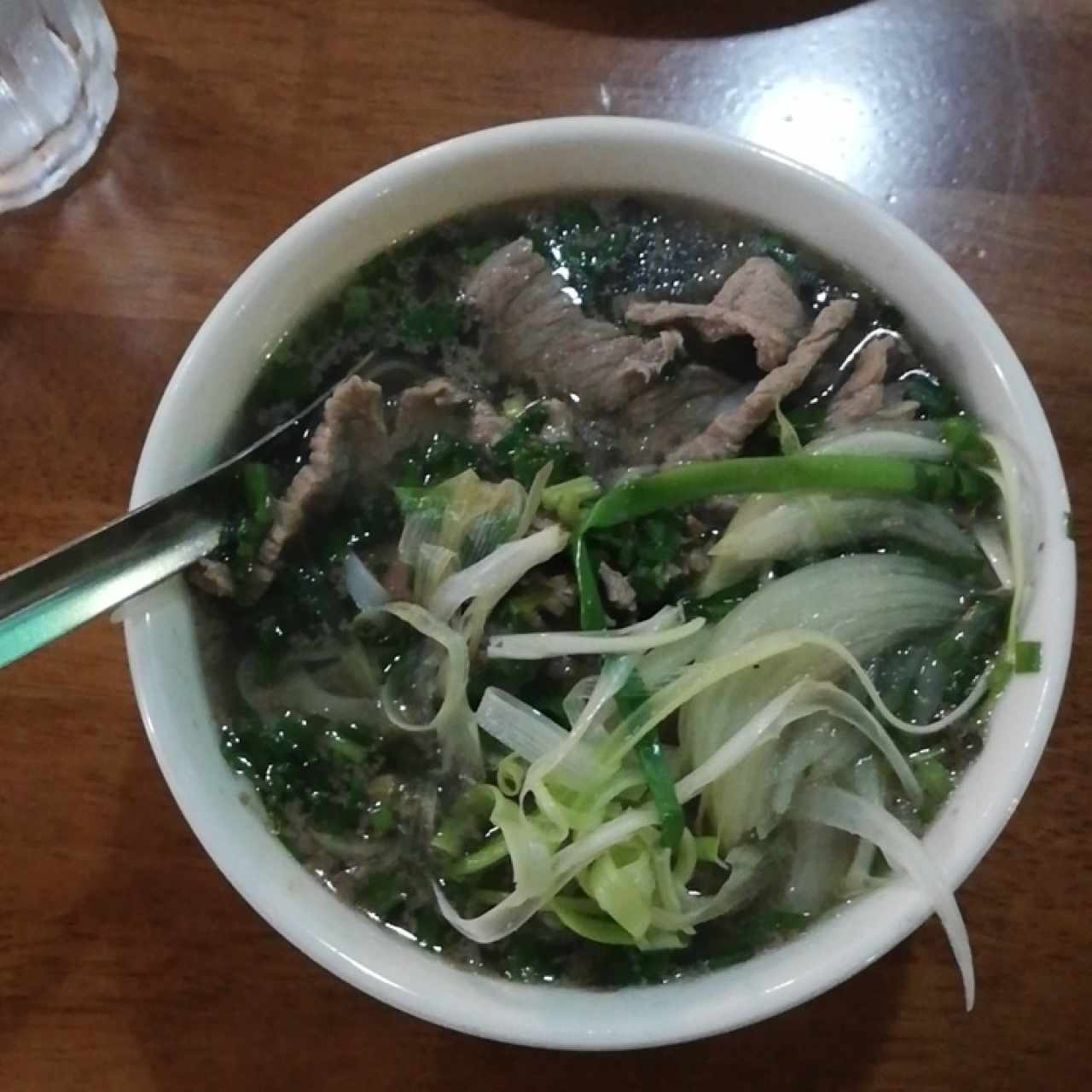 Pho de carne salteada