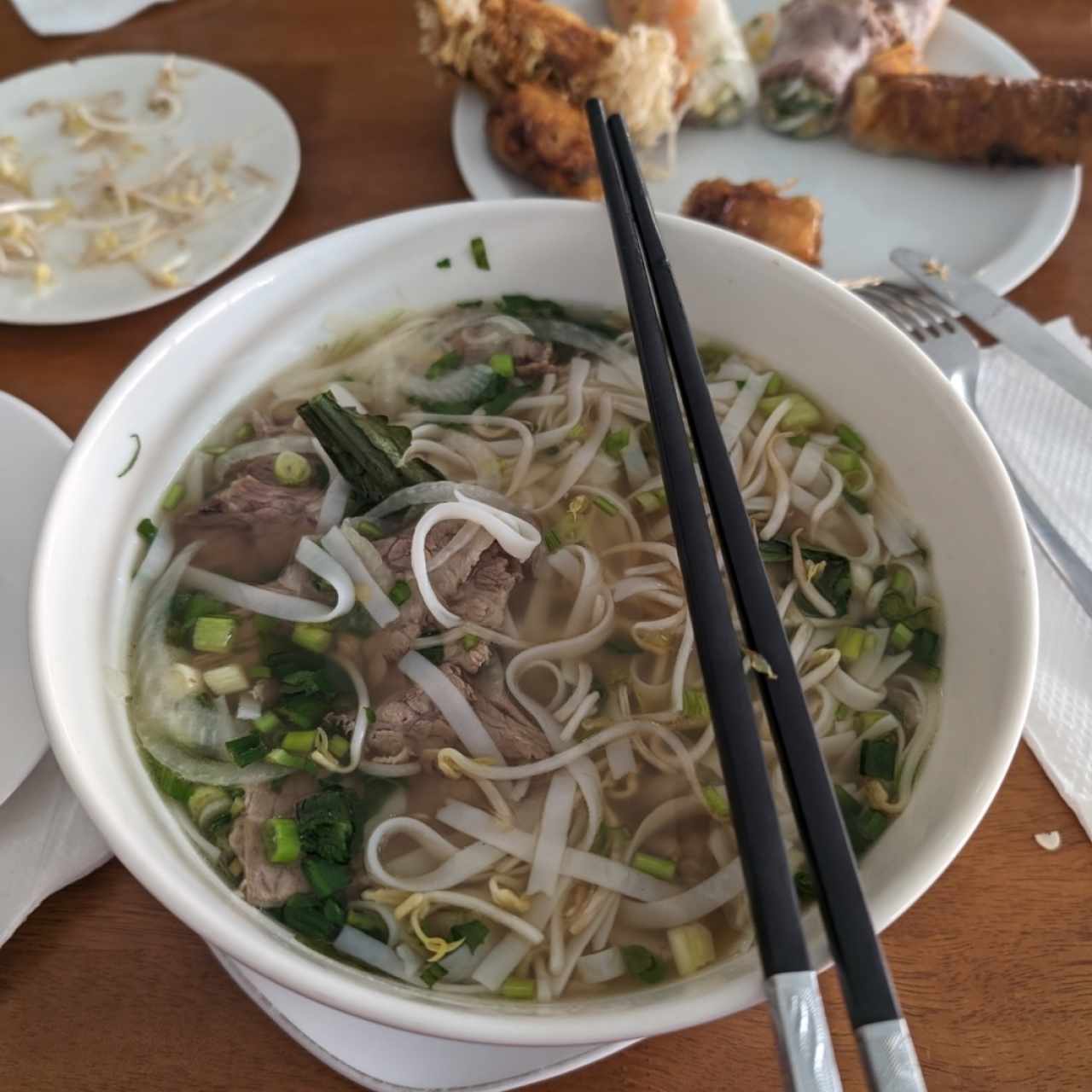 Pho de carne bien cocida