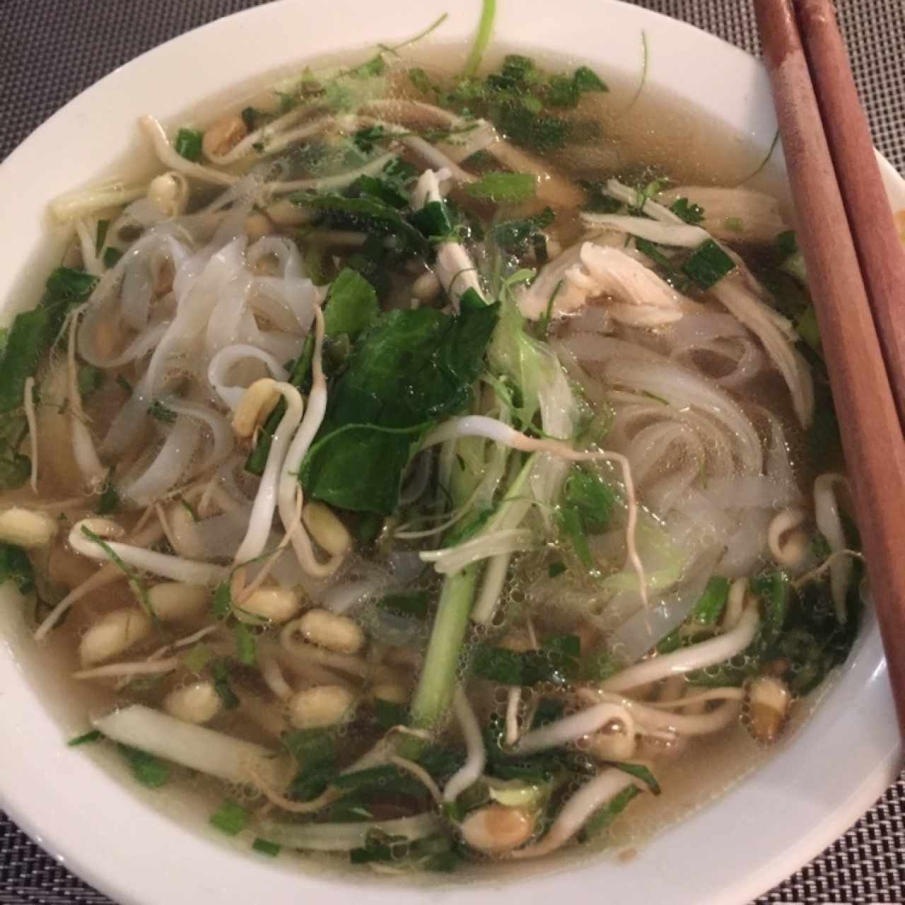 pho de pollo 