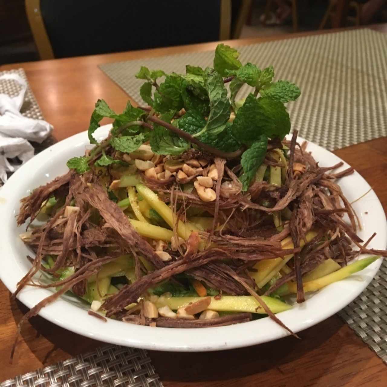 ensalada de mango con carne