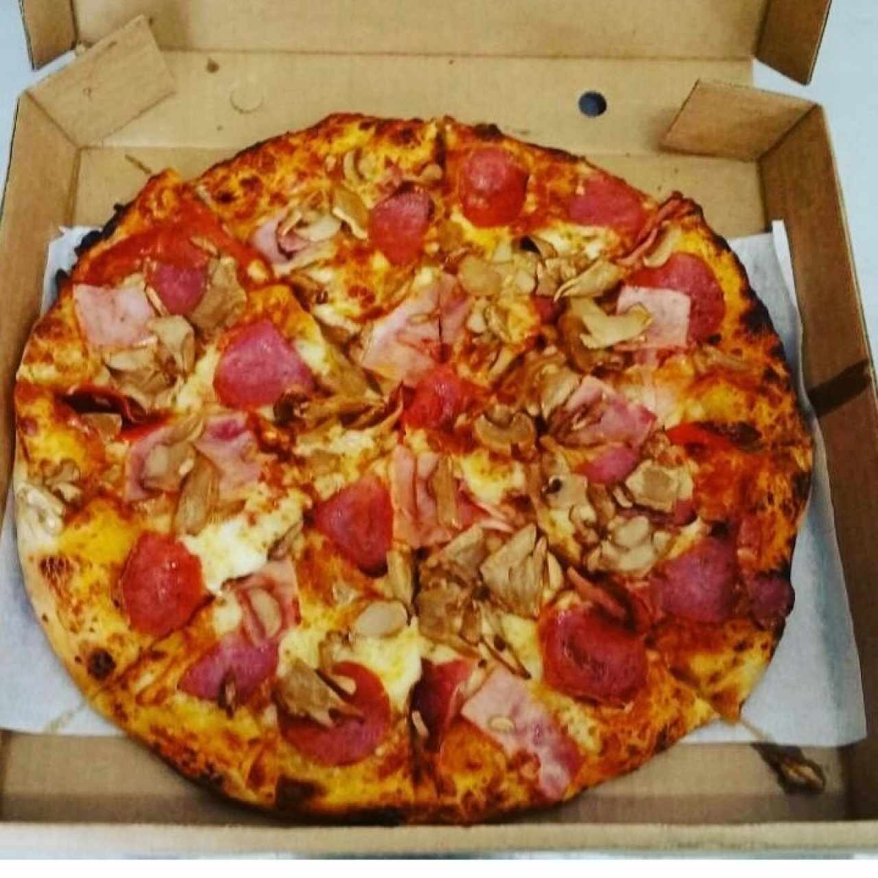 la mejor pizza que he probado aquí en Panamá. ... recomendados la ameeee😍