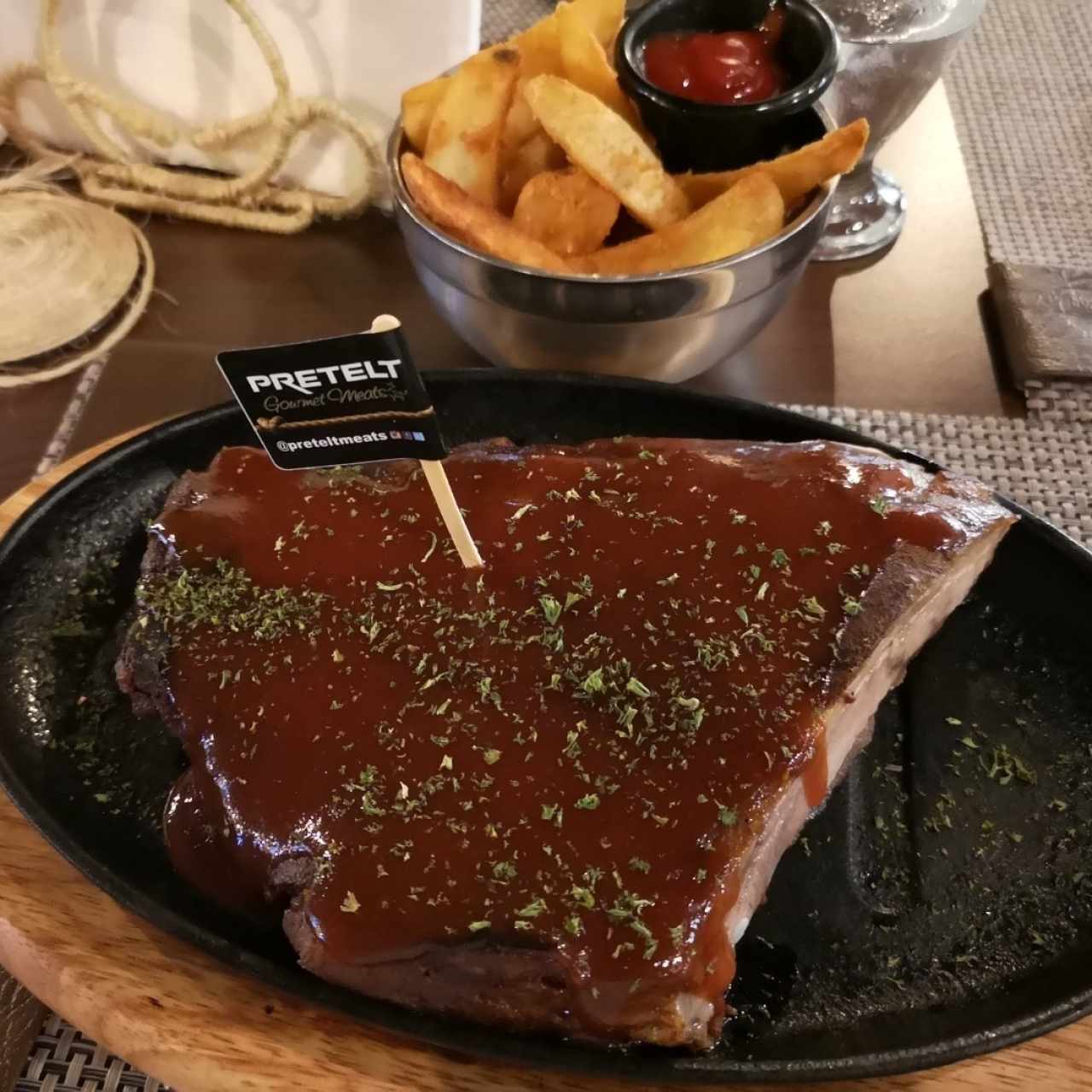 Costilla de cerdo en salsa bbq