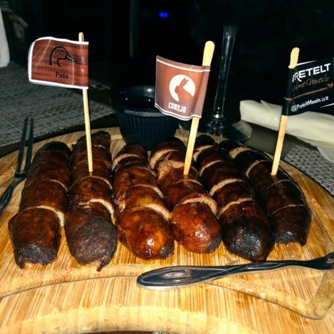 chorizos varios de pavo, conejo y venado