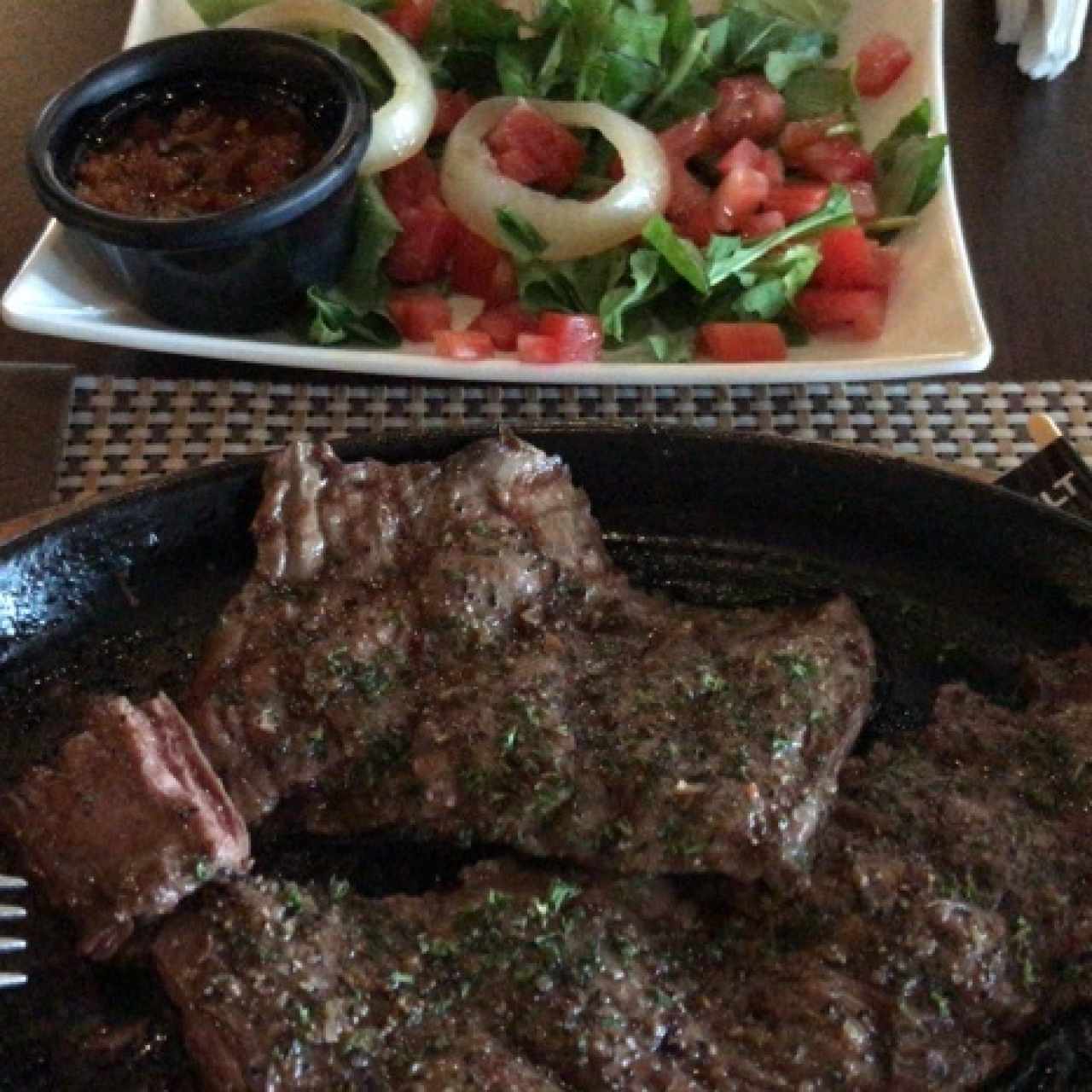 Entraña de Bufalo con ensalada de la casa  