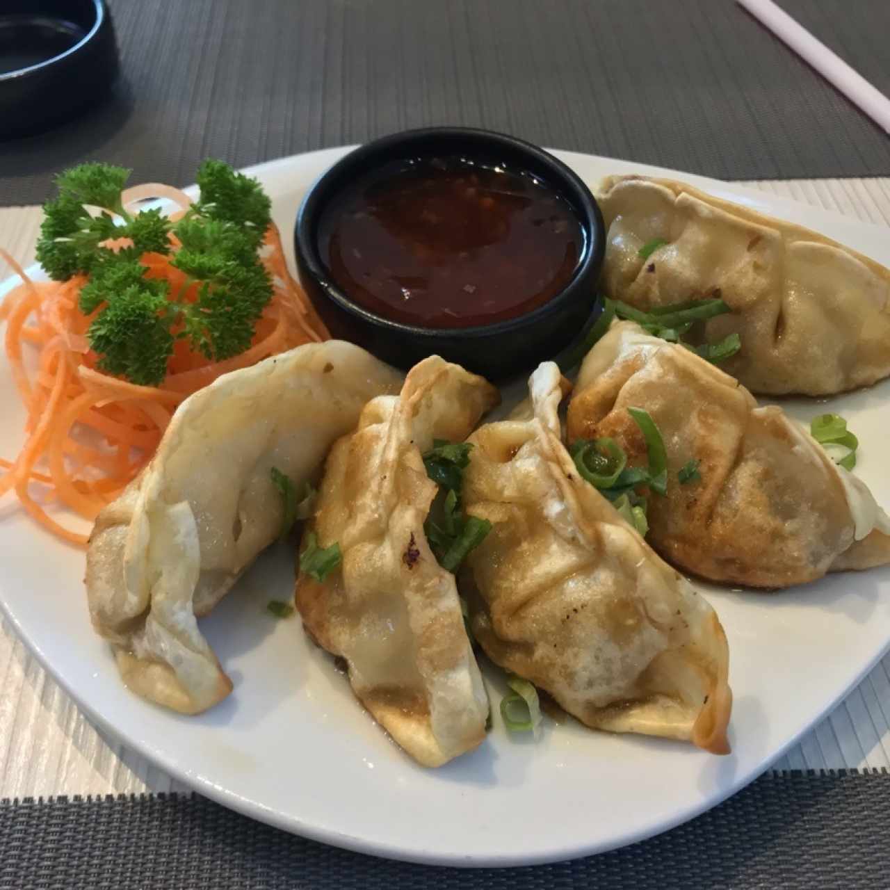 Gyozas (dato=en este rest solamente ofrecen de carne)