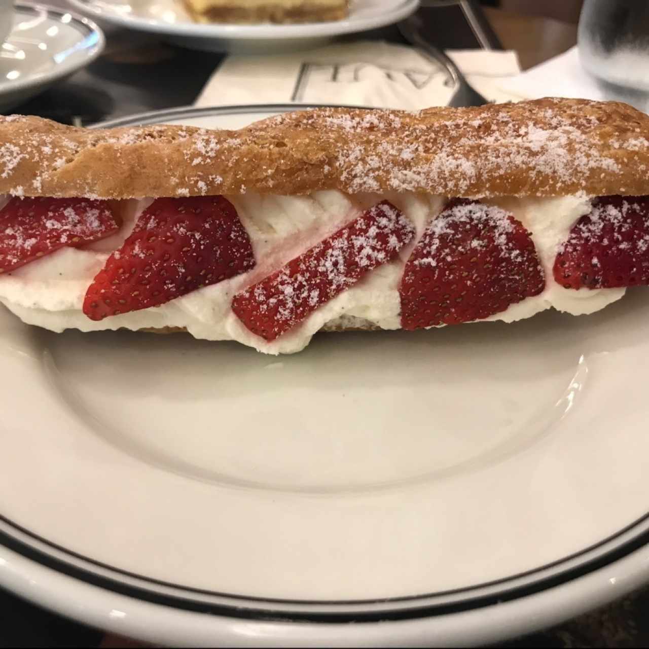 Eclair aux fraises