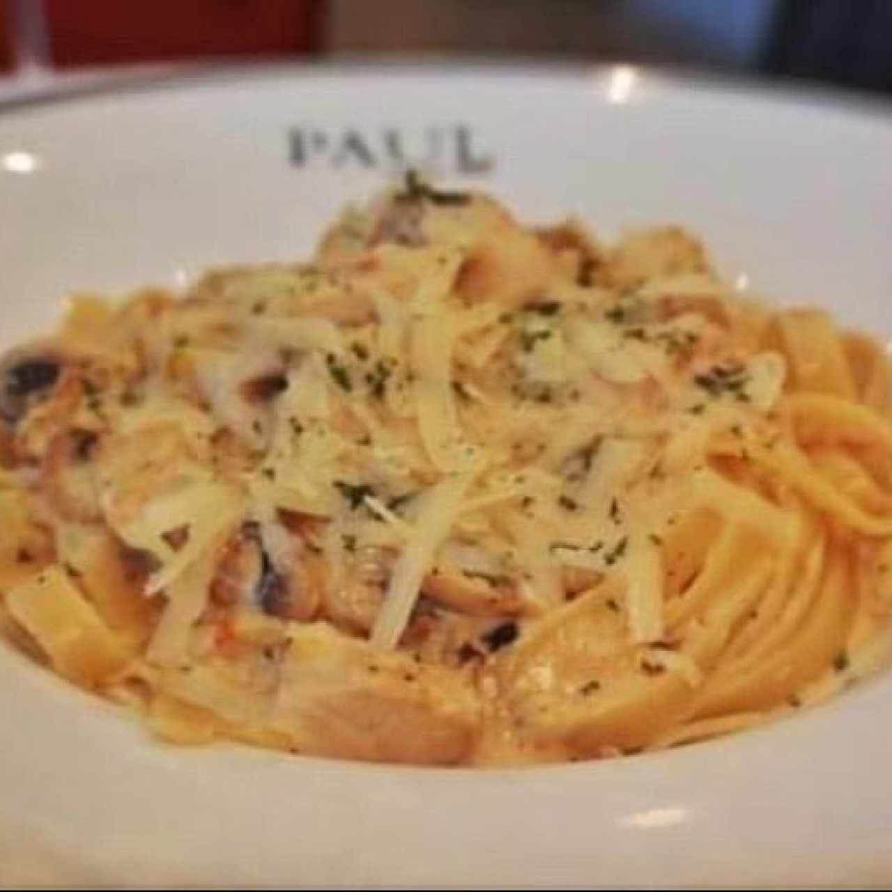 Fettuccine au Poulet et aux Champignons