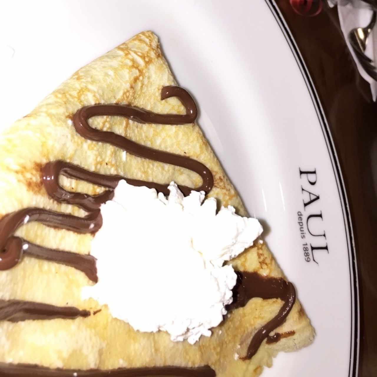 Crepé con chocolate y crema