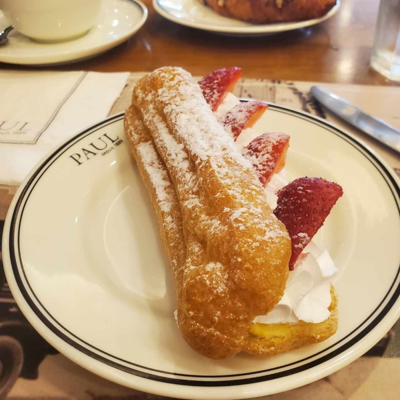 Strawberry Éclair 