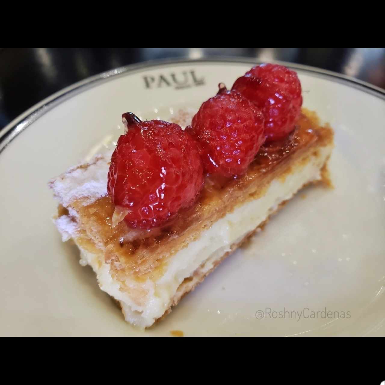 Millefeuilles aux Framboises (Media Porción)