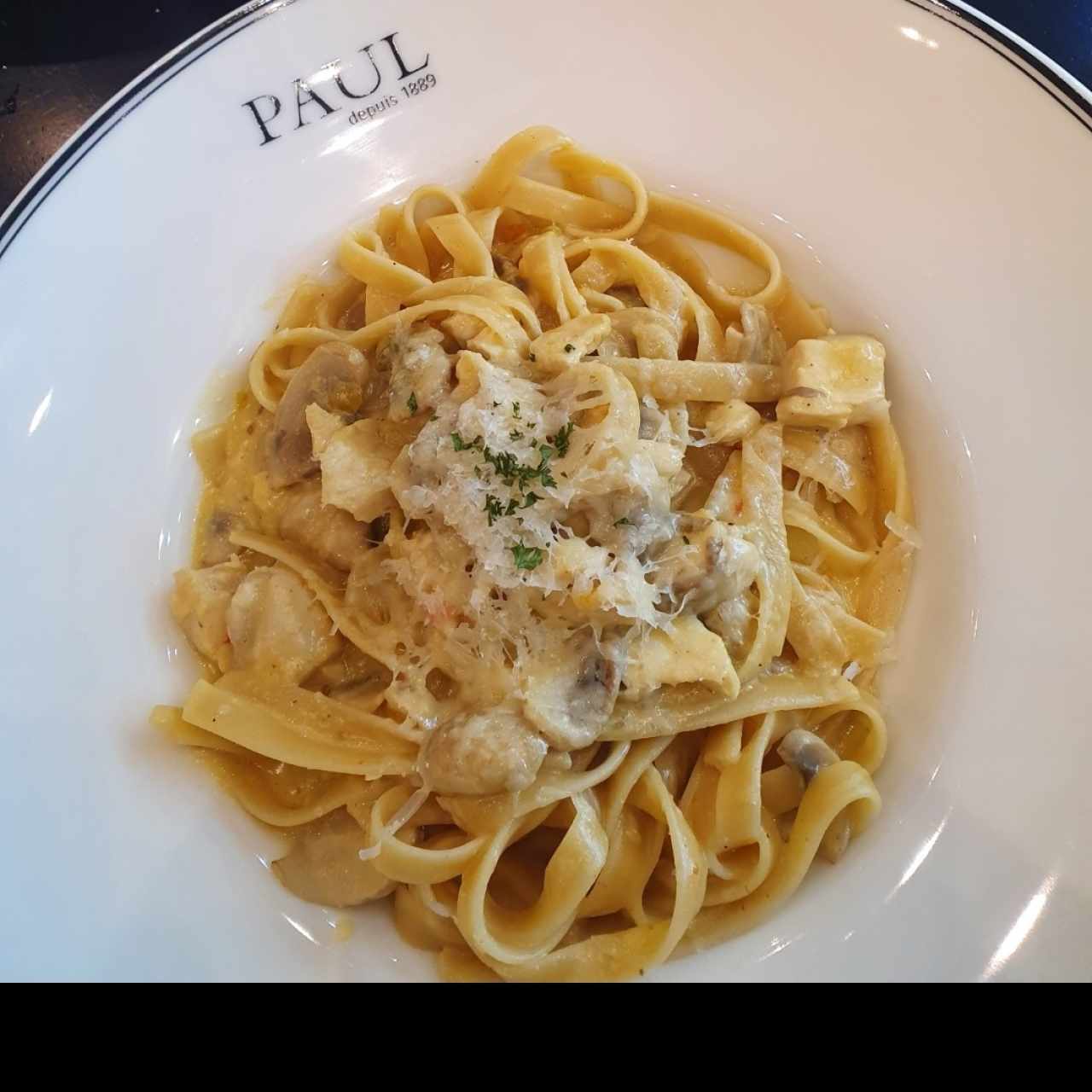 fettuccine en salsa alfredo