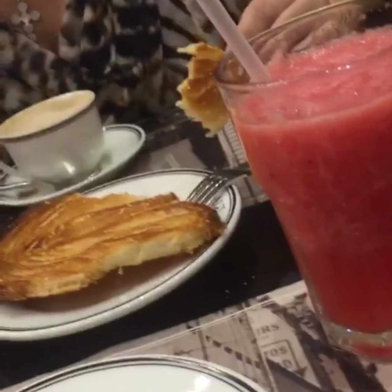 Oreja, capuchino y batido de sandia!