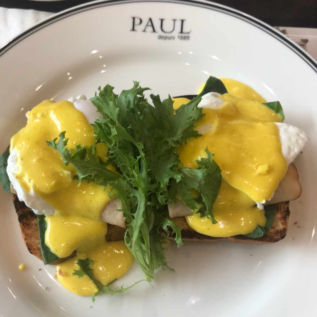 huevos benedict