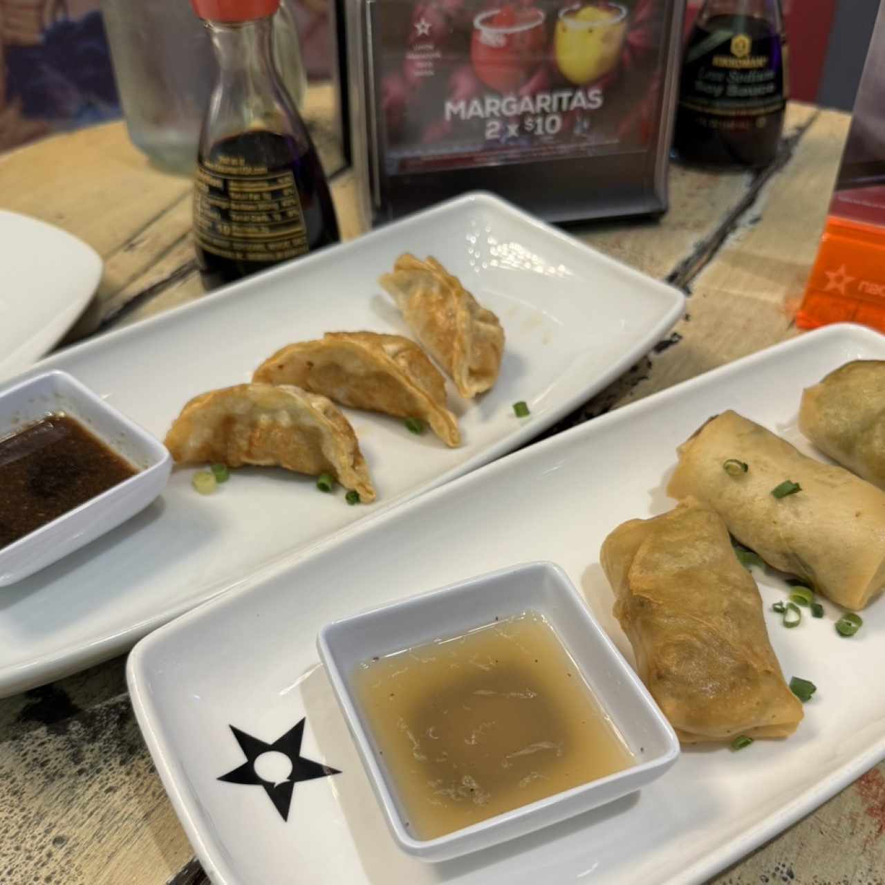 Gyoza y rollo de camaron