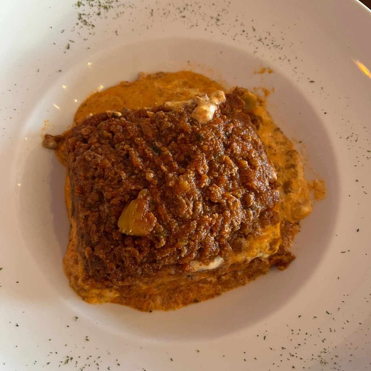 Lasaña de carne boloñesa