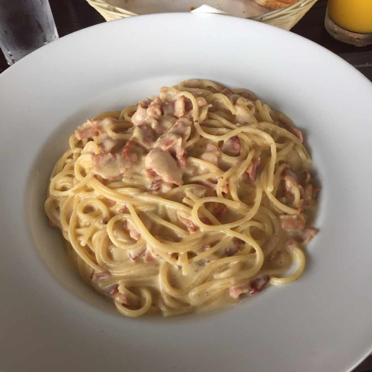 spaghetti a la carbonara 