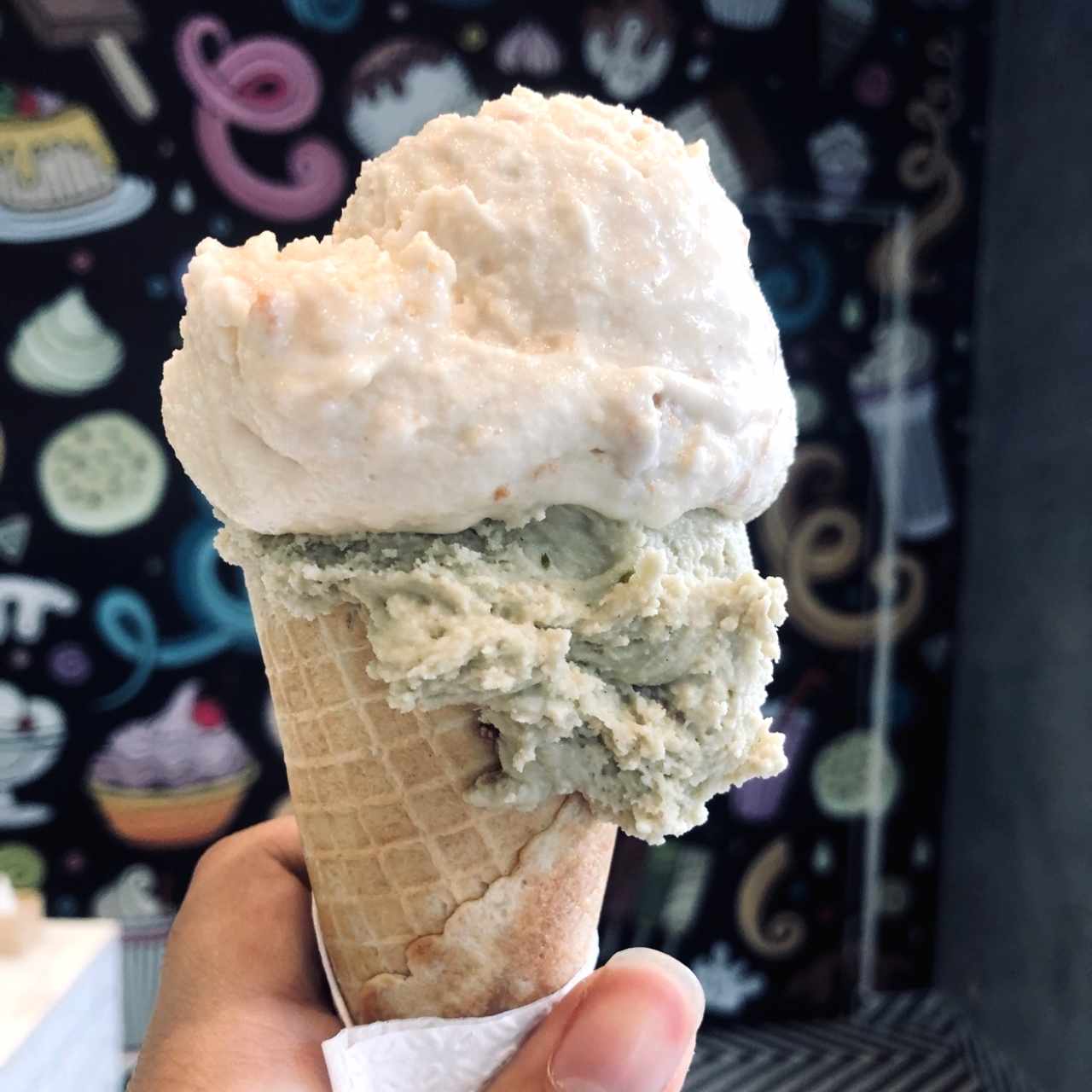 Helado de Pistacho y Helado de Vainila con Masa de Cake 