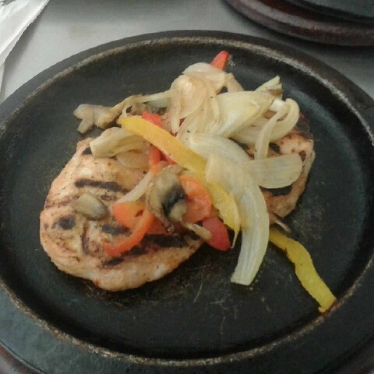 Pollo al carbón