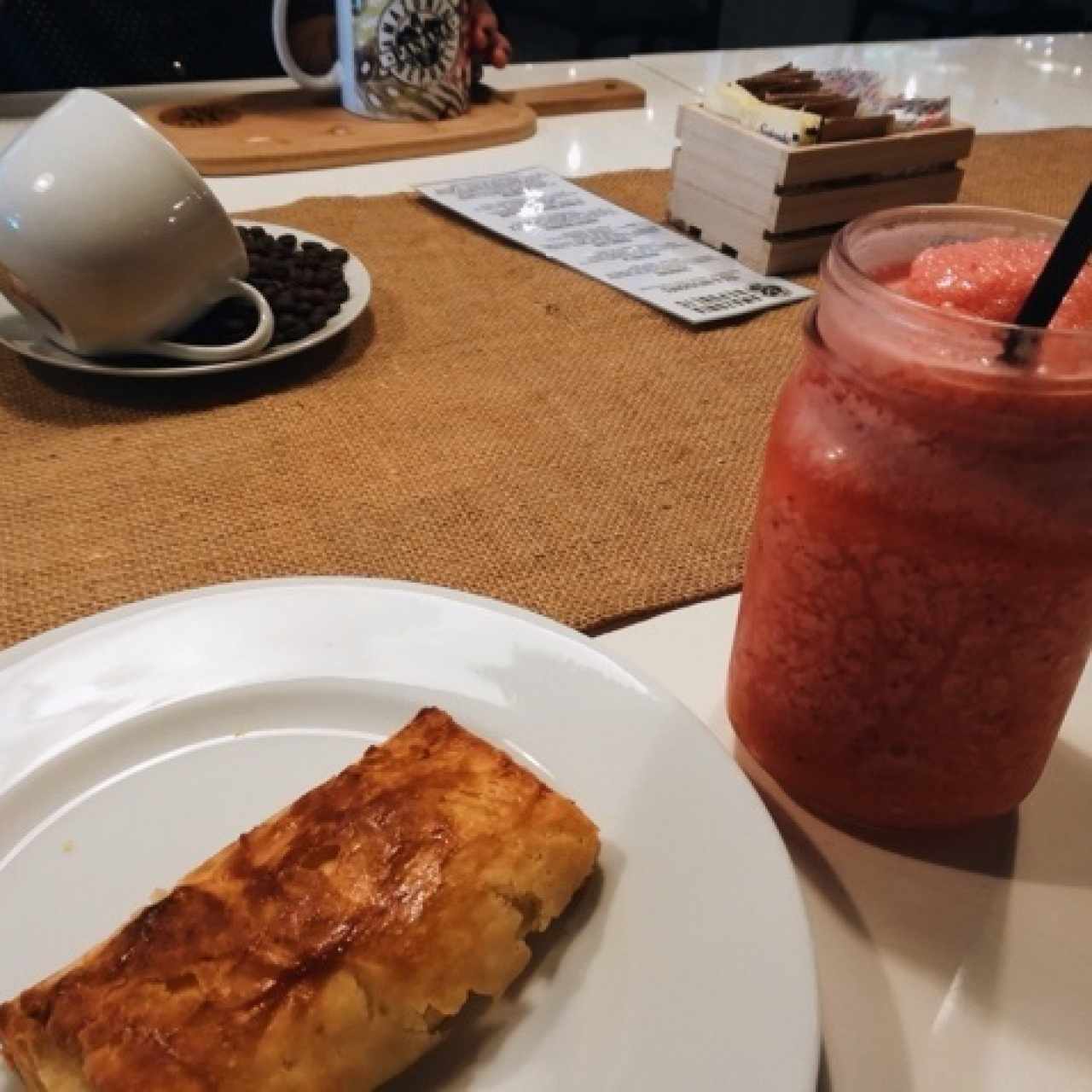 empanada y smoothie