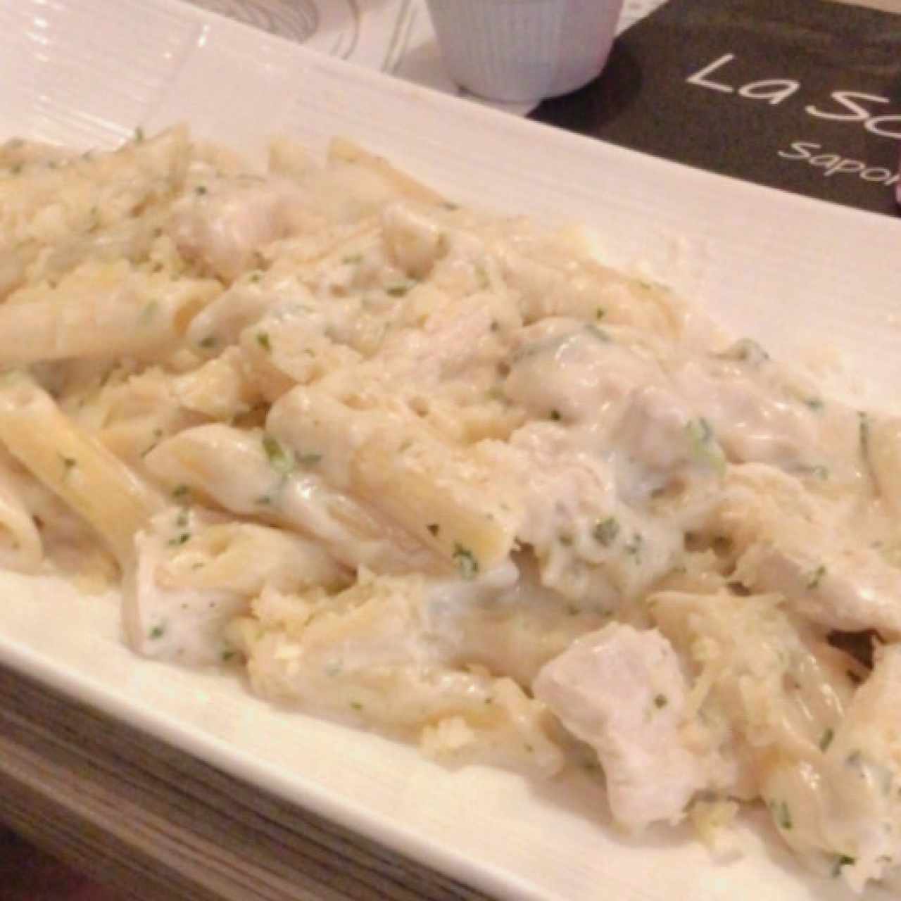 Pasta en salsa Alfredo con Pollo