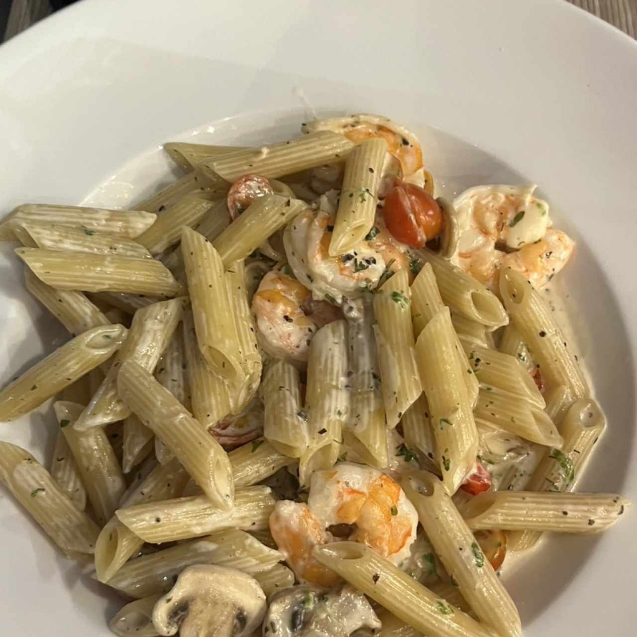 Pasta camarones y hongos