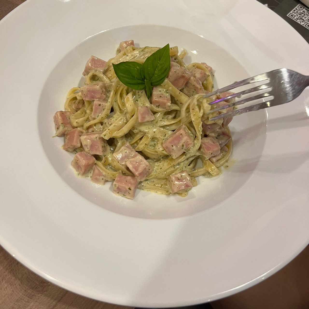 Fettuccine con jamón 